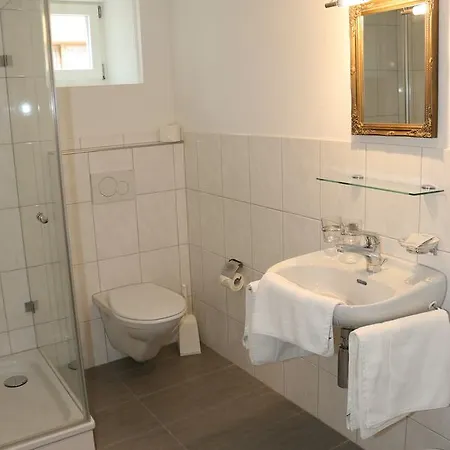 Lowen Hotell